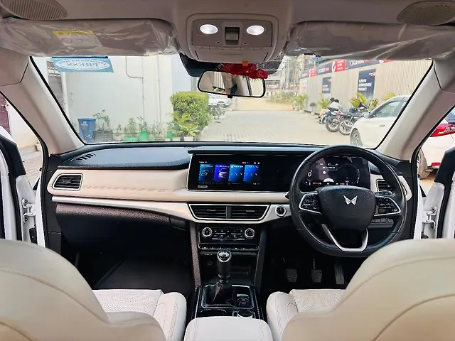 Used Mahindra Old Generation XUV700 AX7 Luxury Pack 2WD Diesel 2.2L Turbo Manual 7 STR in Guwahati