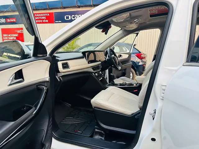 Used Mahindra Old Generation XUV700 AX7 Luxury Pack 2WD Diesel 2.2L Turbo Manual 7 STR in Guwahati