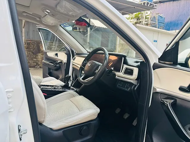 Used Mahindra Old Generation XUV700 AX7 Luxury Pack 2WD Diesel 2.2L Turbo Manual 7 STR in Guwahati
