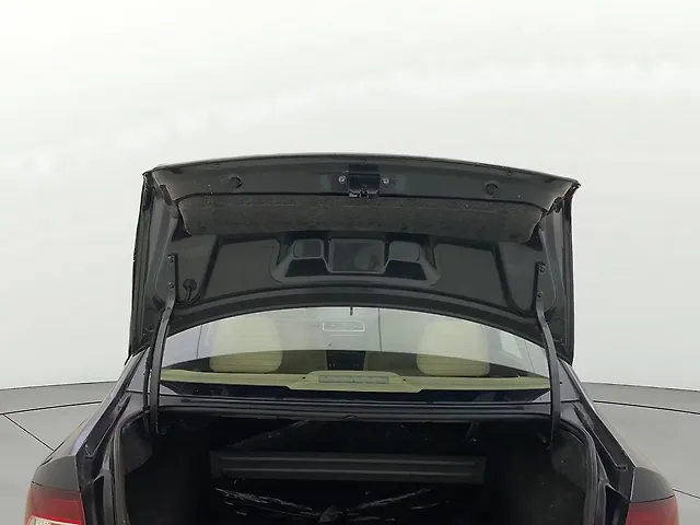 Used Skoda Rapid Style 1.6 MPI AT in Mumbai