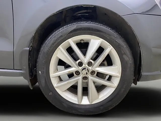 Used Skoda Rapid Style 1.6 MPI AT in Mumbai