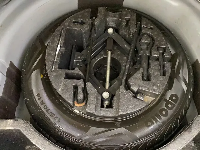 Used Skoda Rapid Style 1.6 MPI AT in Mumbai