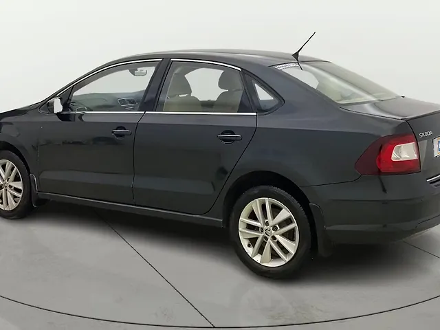 Used Skoda Rapid Style 1.6 MPI AT in Mumbai