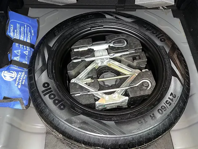 Used MG Astor Savvy 1.3 Turbo AT S Red [2021-2023] in Mumbai