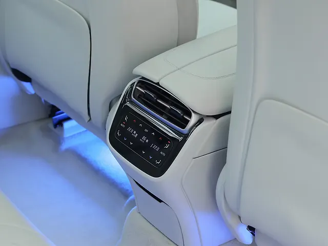 Used Mercedes-Benz EQE SUV 500 4MATIC in Delhi