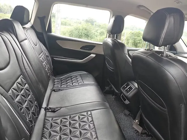 Used Mahindra Old Generation XUV700 AX 3 Petrol MT 5 STR [2021] in Lucknow