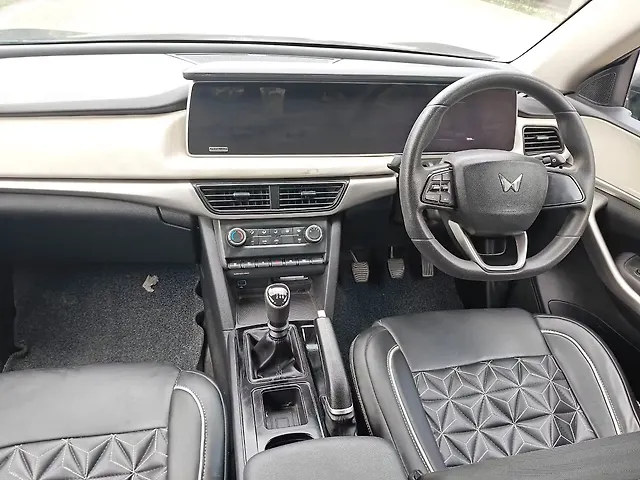 Used Mahindra Old Generation XUV700 AX 3 Petrol MT 5 STR [2021] in Lucknow