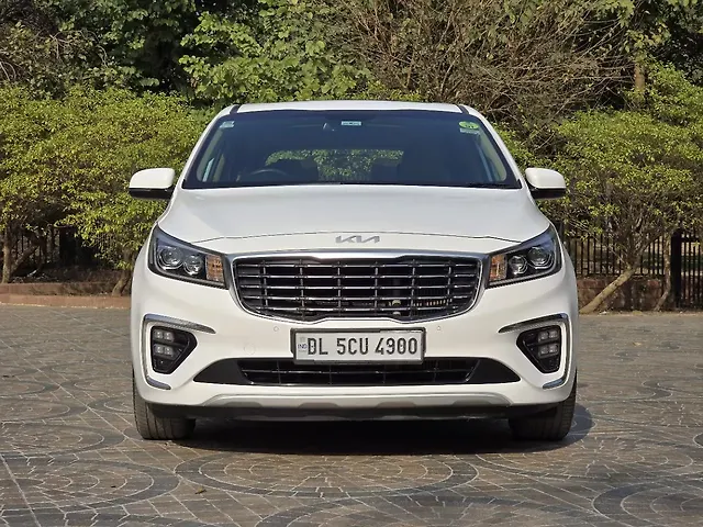 Used 2022 Kia Carnival in Delhi
