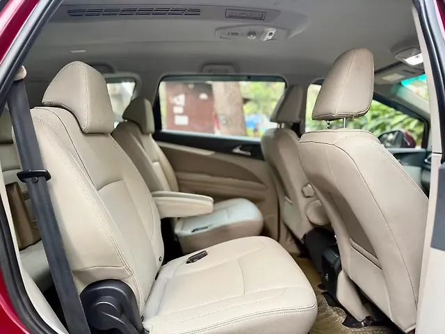 Used Mahindra Marazzo [2018-2020] M8 7 STR in Mumbai