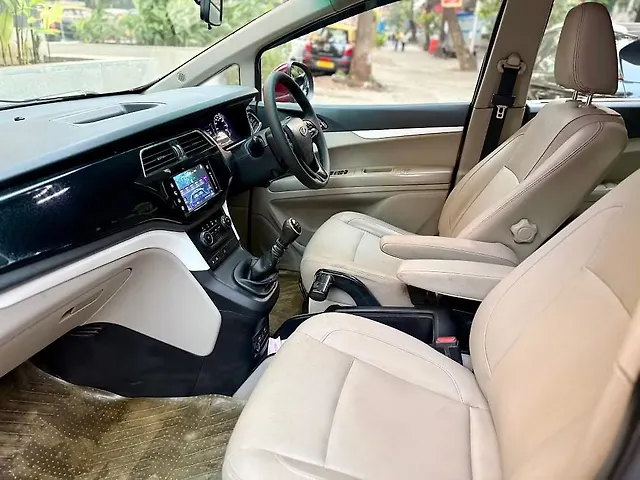 Used Mahindra Marazzo [2018-2020] M8 7 STR in Mumbai