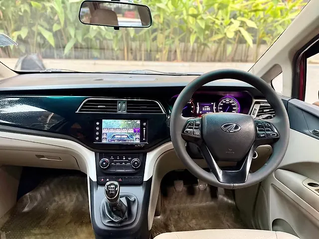 Used Mahindra Marazzo [2018-2020] M8 7 STR in Mumbai