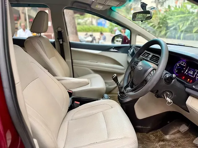 Used Mahindra Marazzo [2018-2020] M8 7 STR in Mumbai