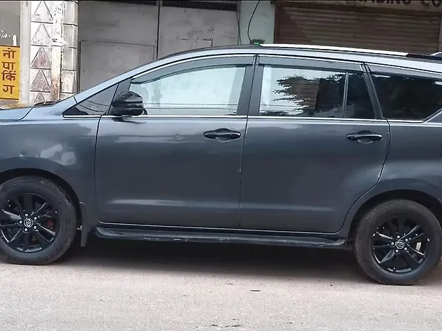 Used Toyota Innova Crysta [2016-2020] 2.4 V Diesel in Kanpur