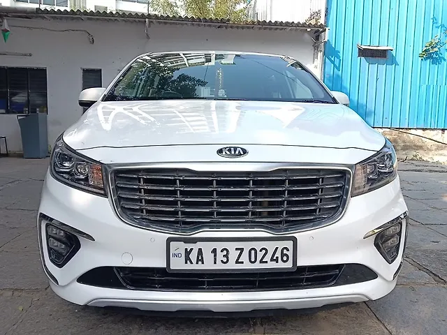 Used 2020 Kia Carnival in Bangalore