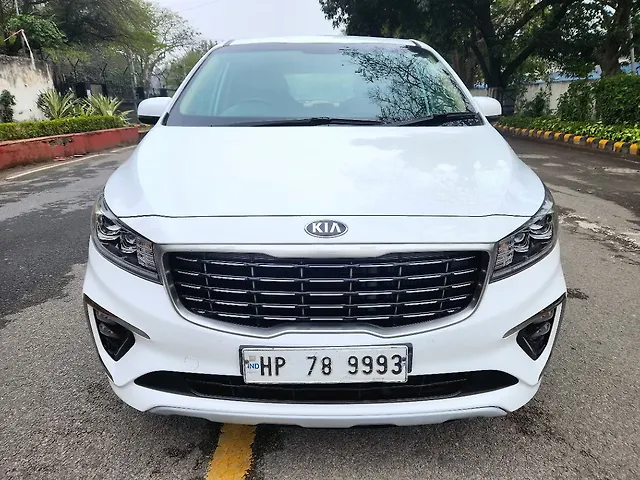 Used 2021 Kia Carnival in Delhi
