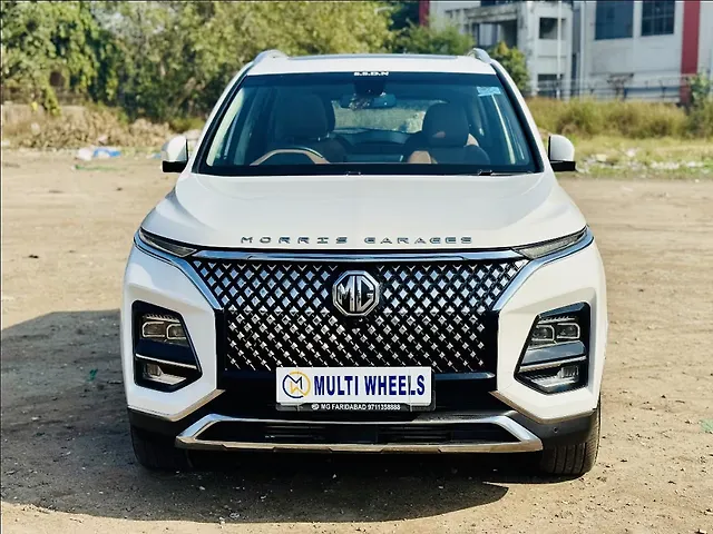 Used 2023 MG Hector Plus in Delhi