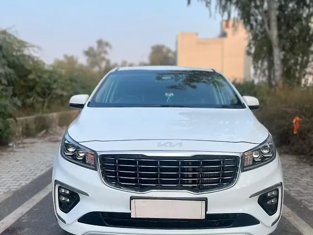 Used 2023 Kia Carnival in Delhi
