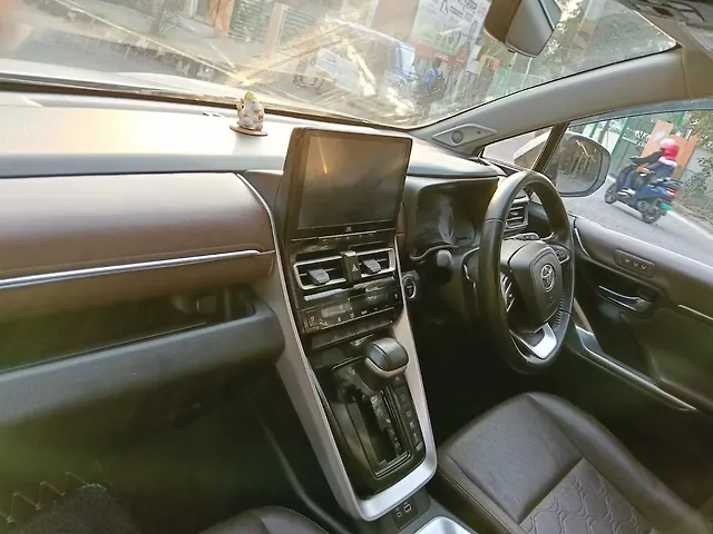 Used Toyota Innova Hycross ZX Hybrid (Electric + Petrol) Automatic (e-CVT) 7 STR in Lucknow