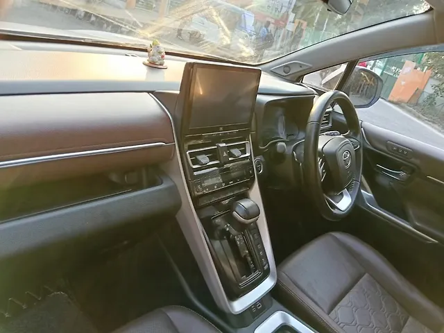 Used Toyota Innova Hycross ZX Hybrid (Electric + Petrol) Automatic (e-CVT) 7 STR in Lucknow