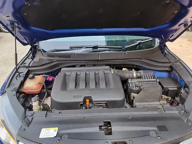 Used Mahindra Old Generation XUV700 AX 7 Petrol AT Luxury Pack 7 STR [2021] in Mumbai