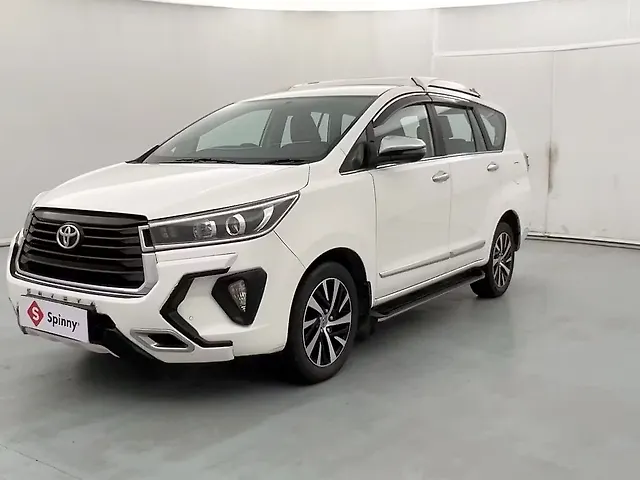 Used 2022 Toyota Innova Crysta in Lucknow