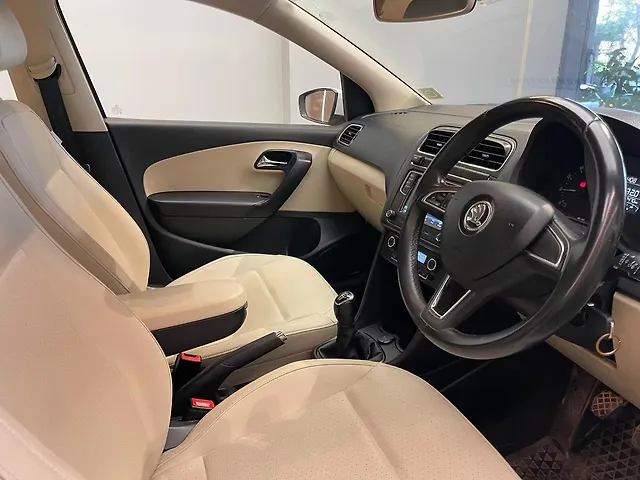 Used Skoda Rapid Style 1.6 MPI in Mumbai