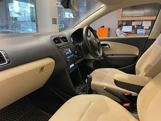 Used Skoda Rapid Style 1.6 MPI in Mumbai