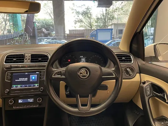 Used Skoda Rapid Style 1.6 MPI in Mumbai