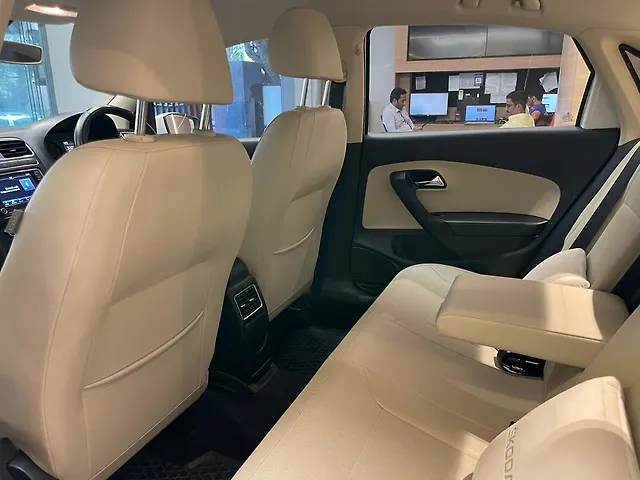 Used Skoda Rapid Style 1.6 MPI in Mumbai