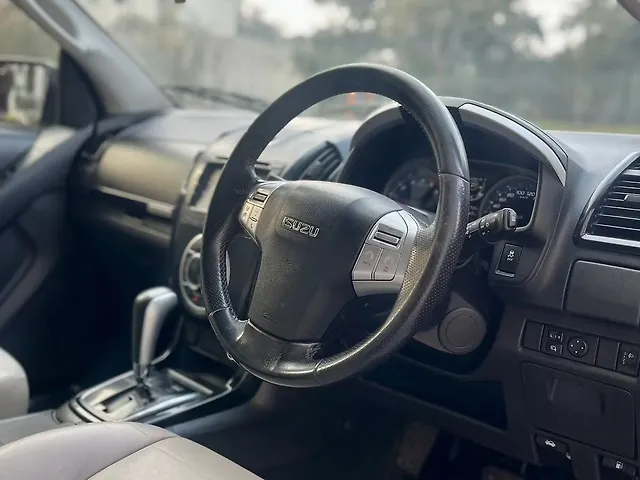 Used Isuzu MU-X [2018-2020] 4x2 in Delhi