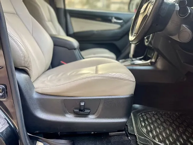 Used Isuzu MU-X [2018-2020] 4x2 in Delhi
