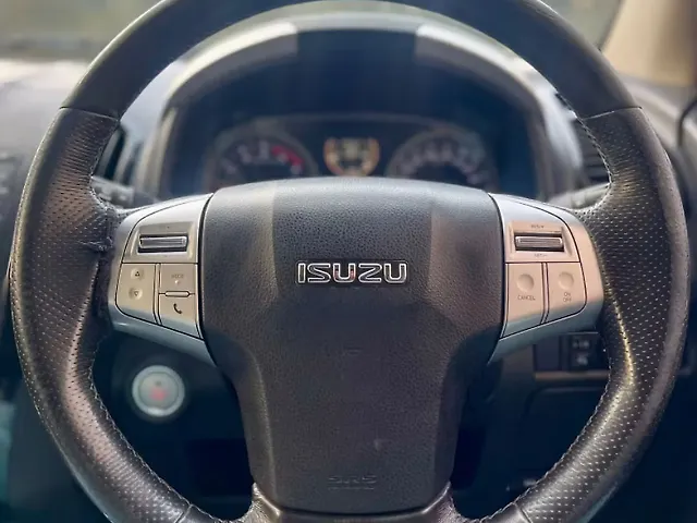 Used Isuzu MU-X [2018-2020] 4x2 in Delhi
