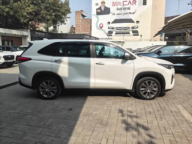 Used Toyota Innova Hycross ZX Hybrid (Electric + Petrol) Automatic (e-CVT) 7 STR in Delhi Used Toyota Innova Hycross ZX Hybrid (Electric + Petrol) Automatic (e-CVT) 7 STR in Delhi