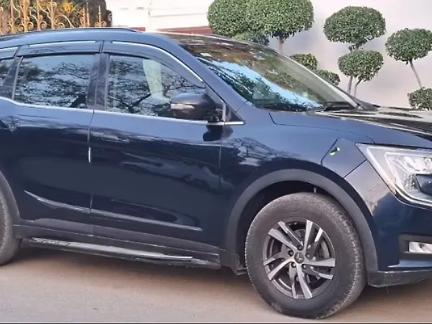 Used Mahindra Old Generation XUV700 AX 5 Diesel MT 5 STR [2021] in Lucknow