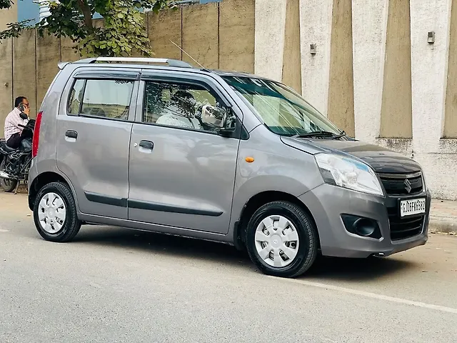 Used 2013 Maruti Suzuki Wagon R in Surat