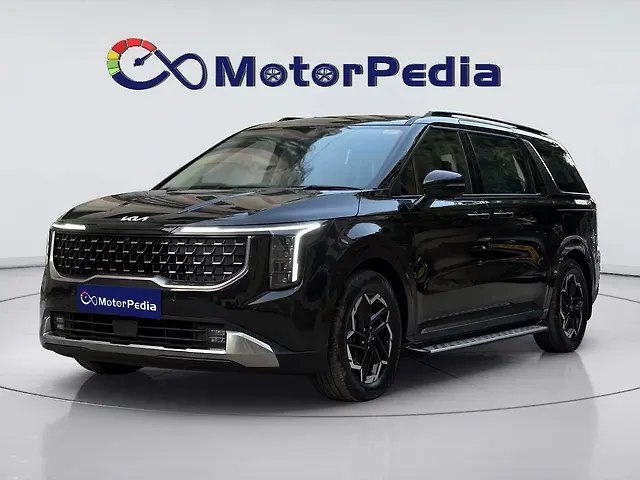 Used 2025 Kia Carnival in Delhi