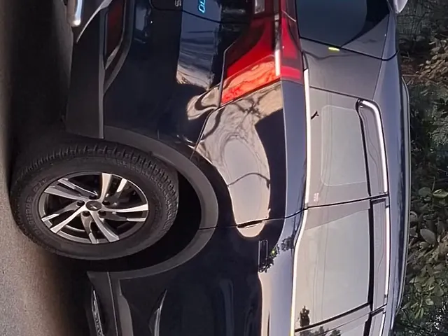 Used Mahindra Old Generation XUV700 AX 5 Diesel MT 5 STR [2021] in Lucknow