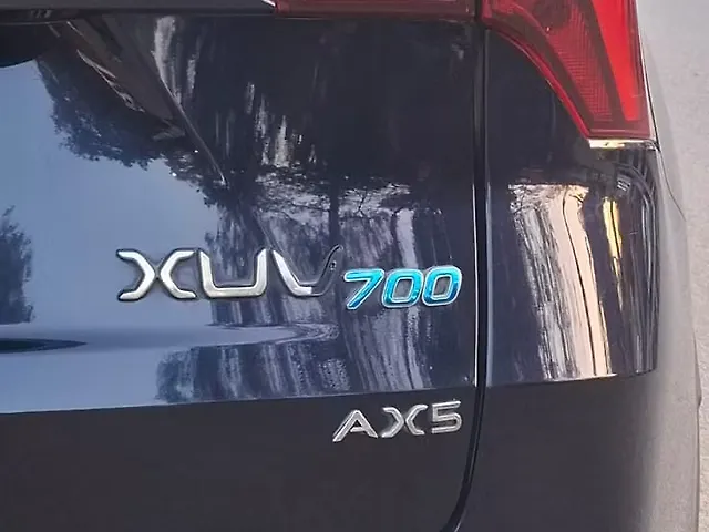 Used Mahindra Old Generation XUV700 AX 5 Diesel MT 5 STR [2021] in Lucknow