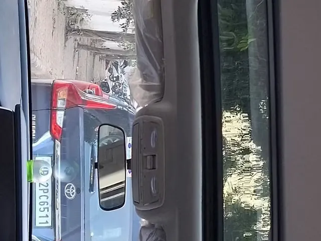 Used Mahindra Old Generation XUV700 AX 5 Diesel MT 5 STR [2021] in Lucknow