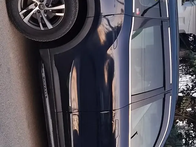 Used Mahindra Old Generation XUV700 AX 5 Diesel MT 5 STR [2021] in Lucknow