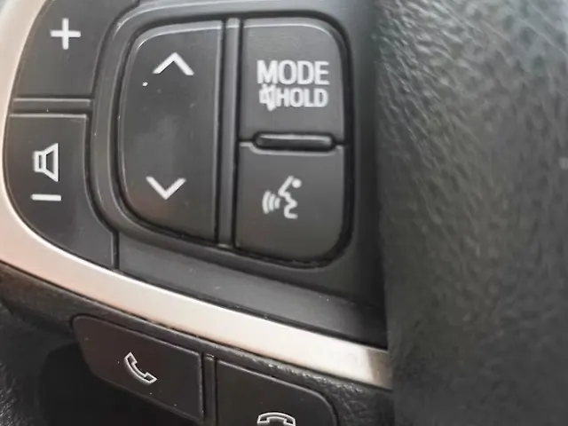 Used Toyota Innova Crysta [2020-2023] GX 2.4 AT 7 STR in Delhi