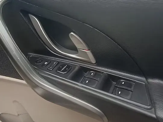 Used Mahindra XUV500 [2015-2018] W10 1.99 in Kanpur