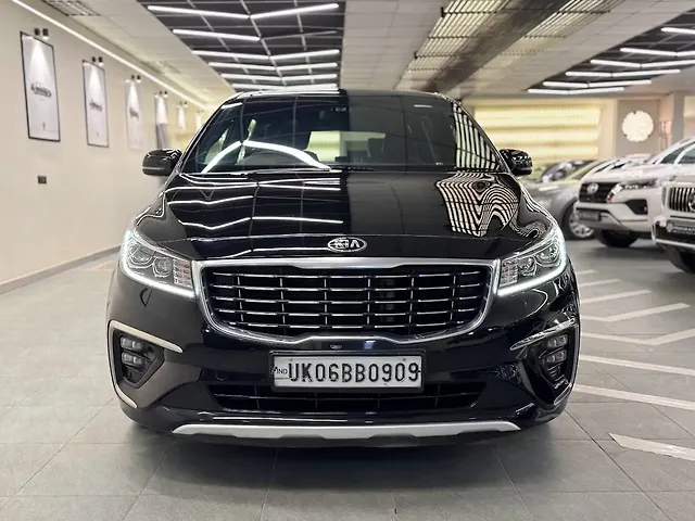 Used 2021 Kia Carnival in Delhi