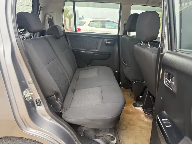 Used Maruti Suzuki Stingray VXi AMT in Thane