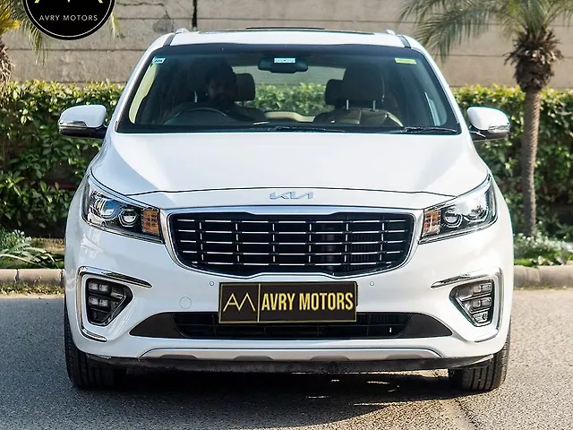 Used 2023 Kia Carnival in Delhi