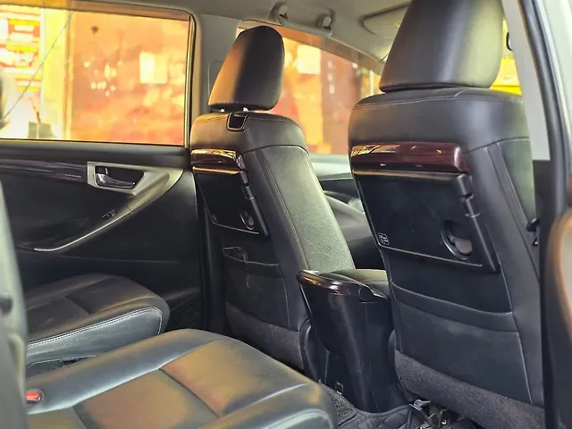 Used Toyota Innova Crysta [2016-2020] 2.4 VX 7 STR [2016-2020] in Kolkata