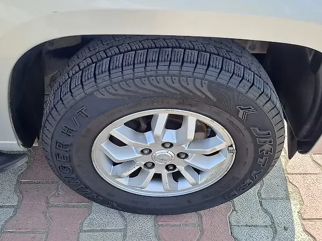 Used Mahindra TUV300 [2015-2019] T8 AMT in Rudrapur