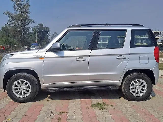Used Mahindra TUV300 [2015-2019] T8 AMT in Rudrapur