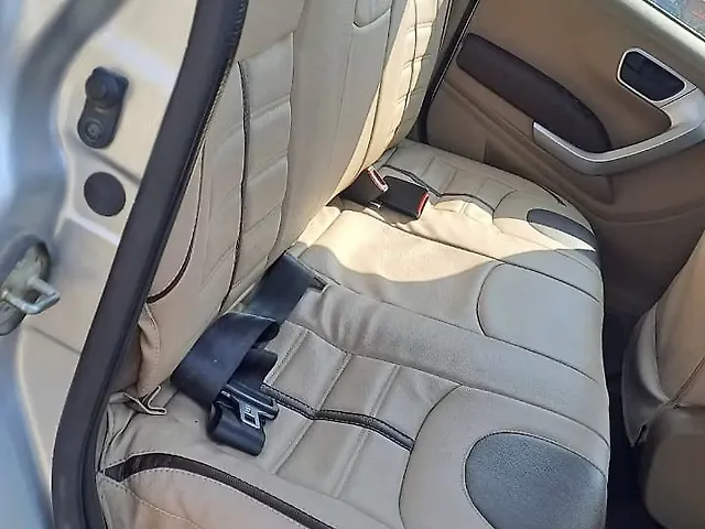 Used Mahindra TUV300 [2015-2019] T8 AMT in Rudrapur