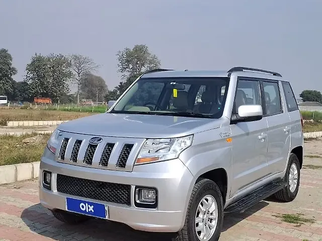Used Mahindra TUV300 [2015-2019] T8 AMT in Rudrapur